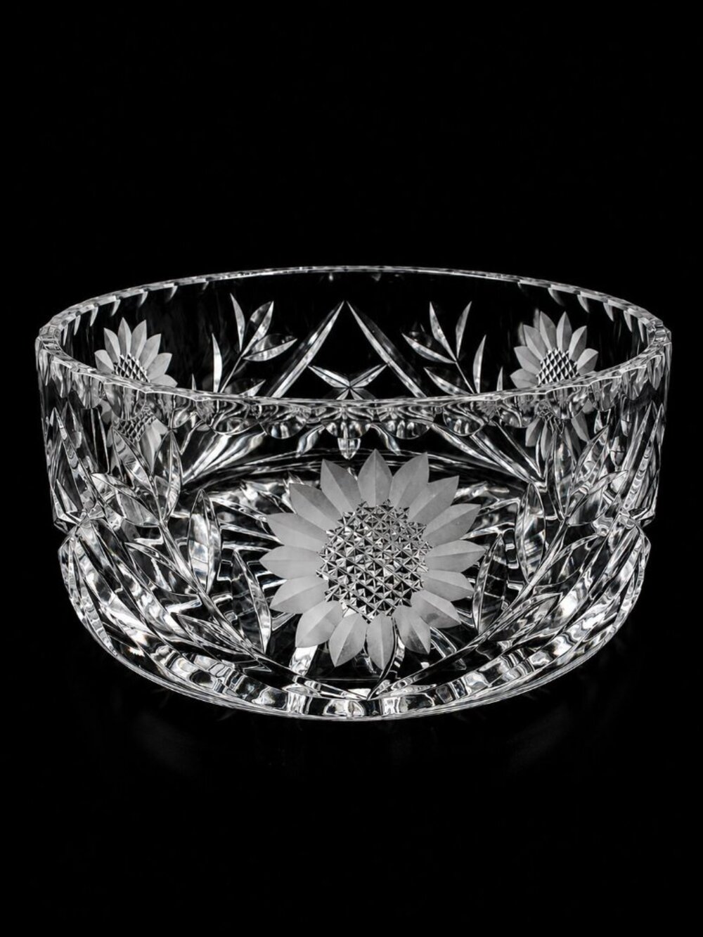 Nachtmann Large Vintage Sunflower Leaf Deep Cut  Lead Crystal Serving Bowl 8 X 4